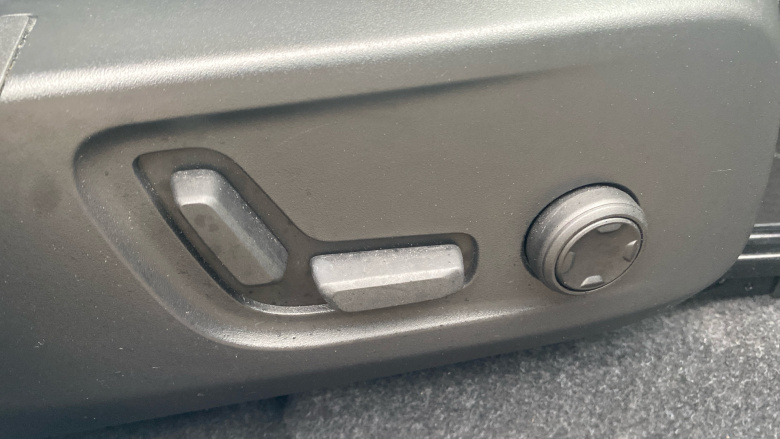 Volvo XC40 175kW Recharge Plus 69kWh 5dr Auto Electric Estate